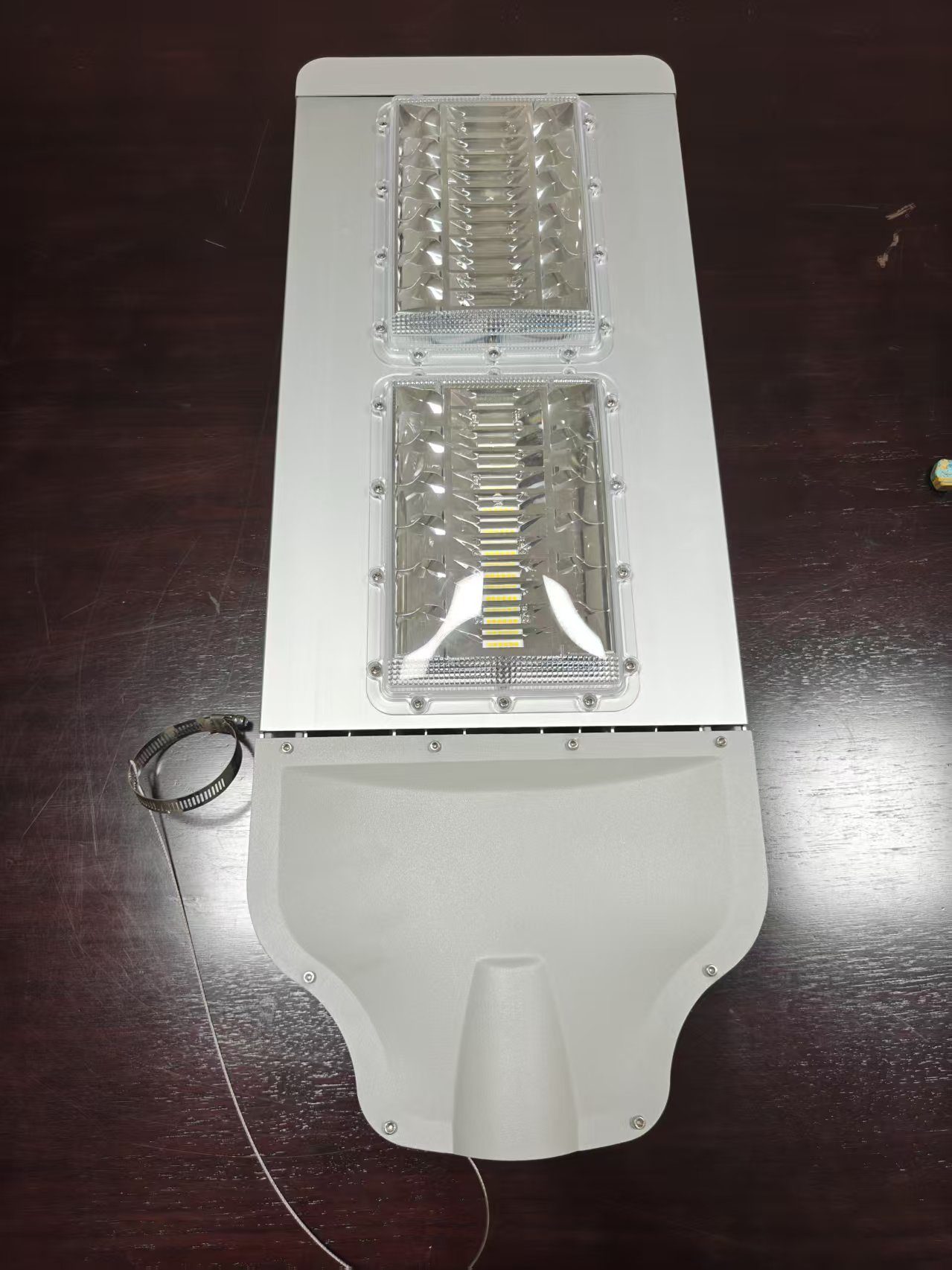 GL-200W LED路灯头产品实拍(双模组阵列/白灰外壳)